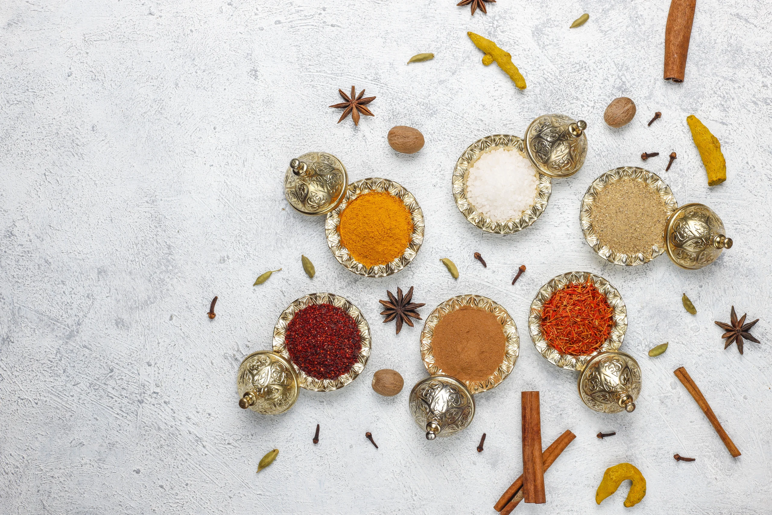 Whole Spices vs Ground Spices: What’s the Difference & When to Use Each?