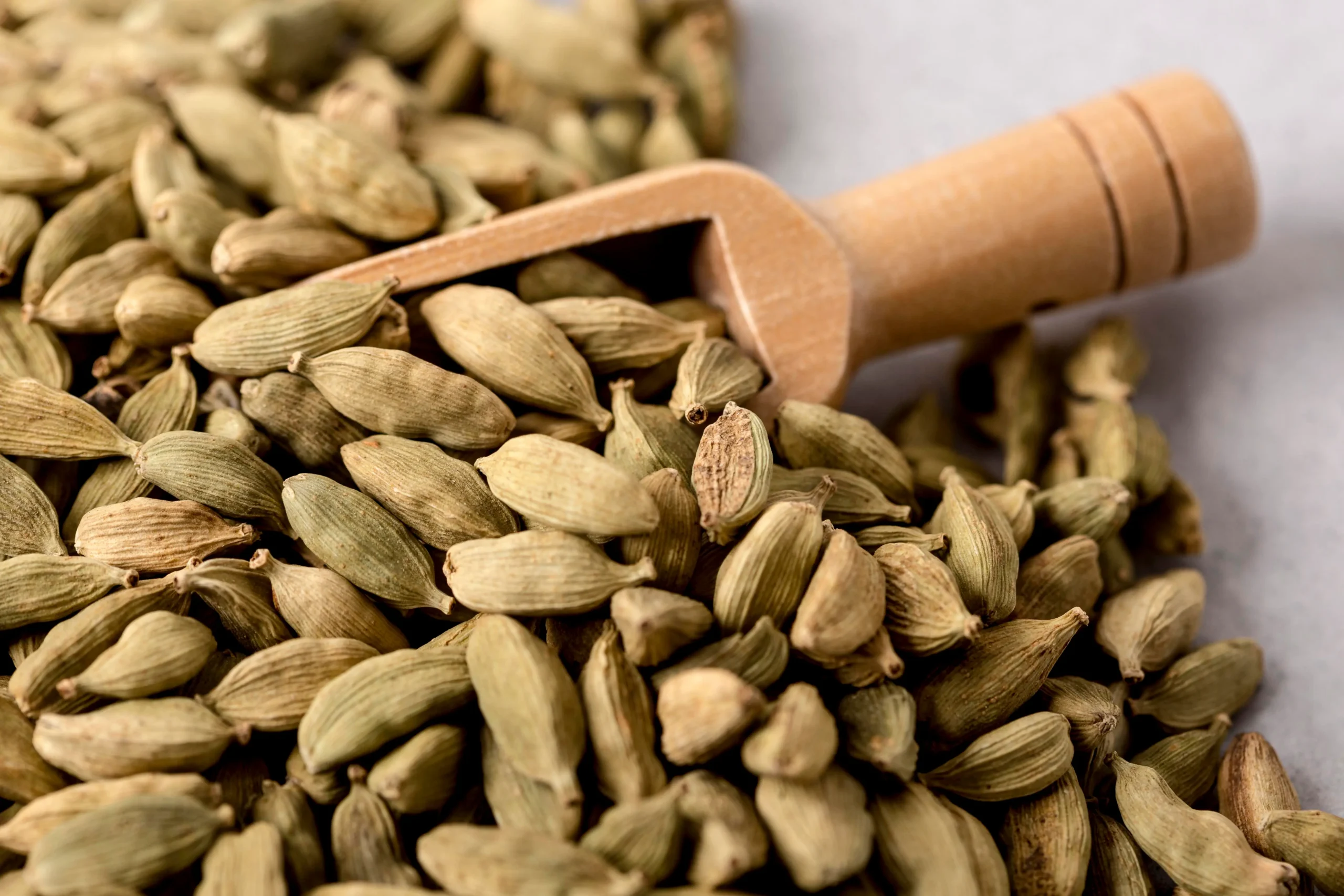 How to Use Green Cardamom in Sweet and Savory Dishes